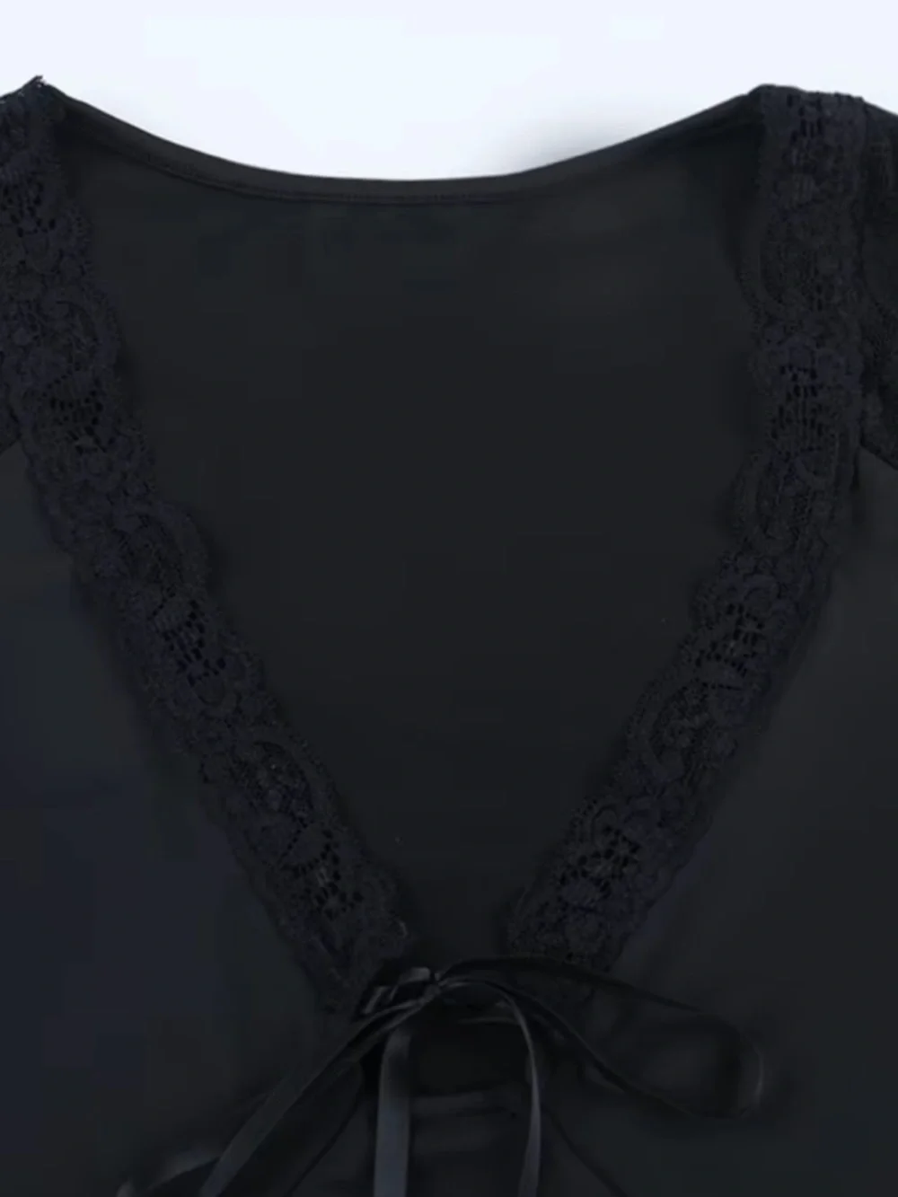 LACE TOP🖤 - Picture 4 of 5